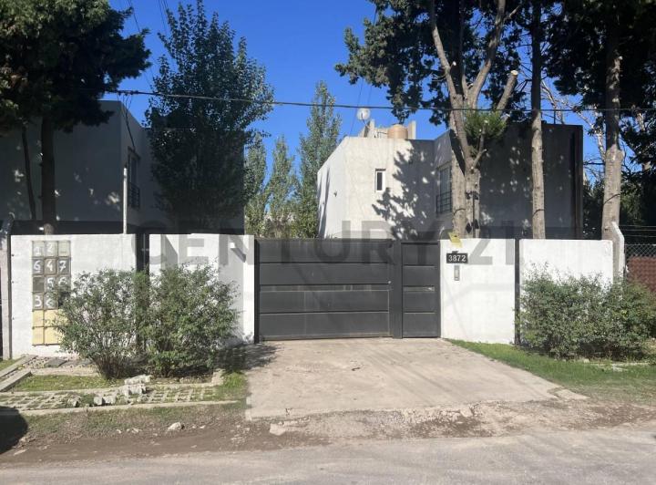 Casa · 90m² · 3 Ambientes · 2 Cocheras