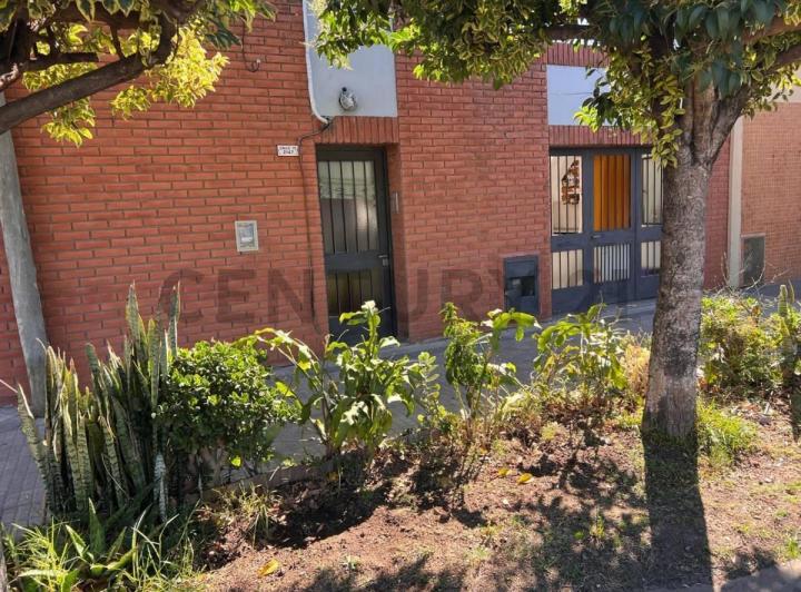 Casa · 95m² · 3 Ambientes · 1 Cochera