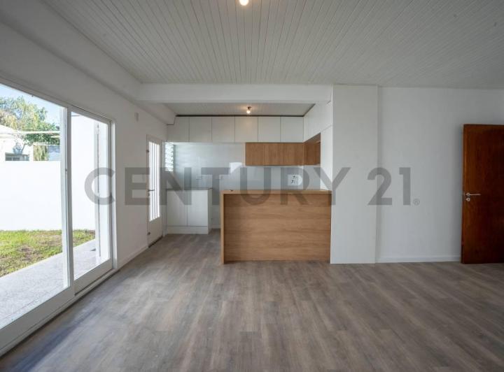 Casa · 105m² · 2 Dormitorios · 1 Cochera