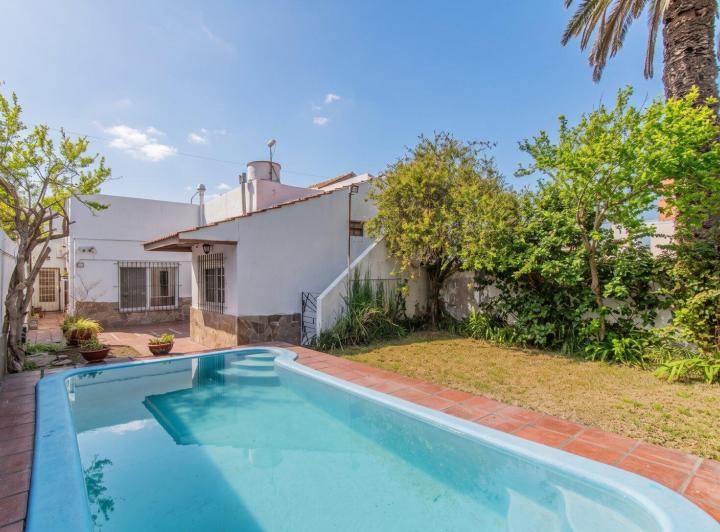 Casa · 160m² · 4 Ambientes · 1 Cochera
