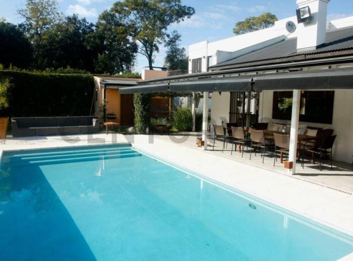 Casa · 170m² · 6 Ambientes · 2 Cocheras