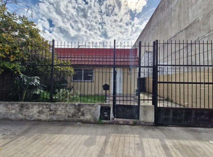 Casa · 100m² · 3 Ambientes · 1 Cochera