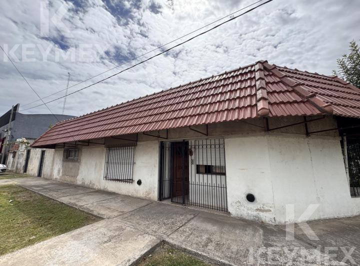Casa · 240m² · 7 Ambientes · 1 Cochera