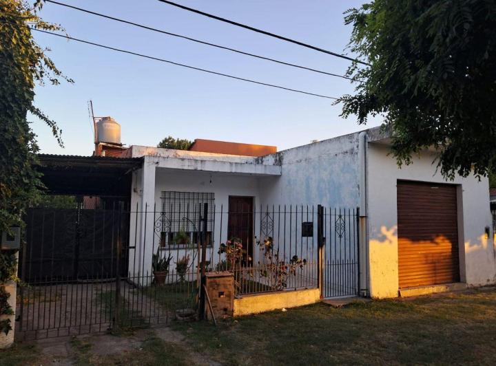 Casa · 70m² · 5 Ambientes · 2 Cocheras