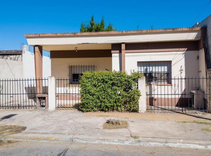 Casa · 93m² · 3 Ambientes · 2 Cocheras