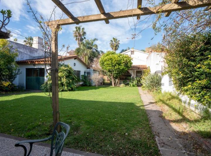 Casa · 220m² · 3 Dormitorios · 1 Cochera