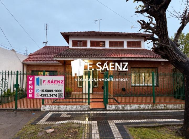 Casa · 122m² · 4 Ambientes · 1 Cochera