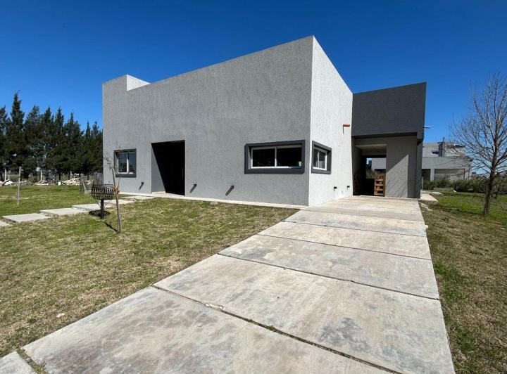 Casa · 183m² · 4 Ambientes · 1 Cochera