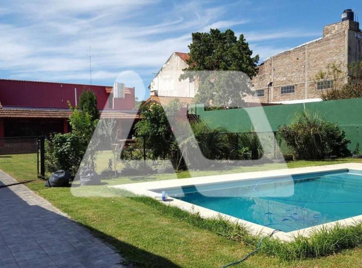 Casa · 193m² · 4 Ambientes · 1 Cochera