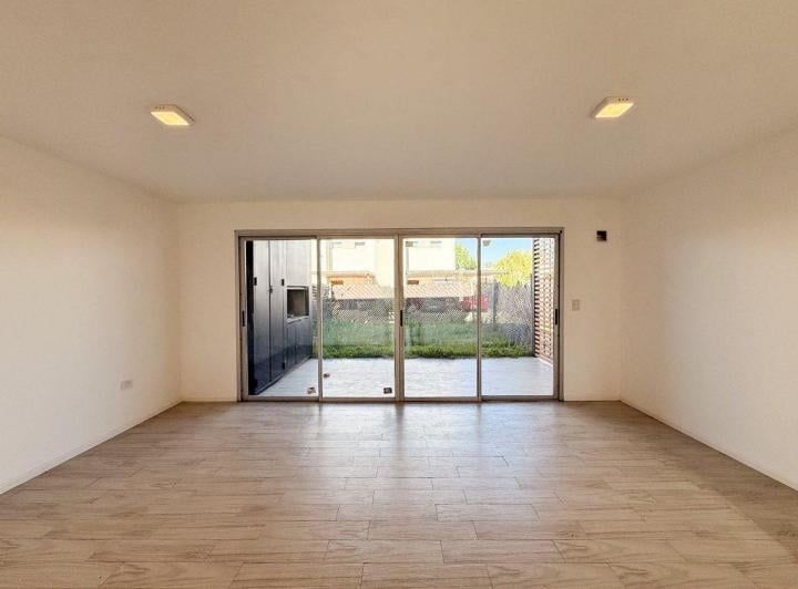 Casa · 75m² · 3 Ambientes · 1 Cochera