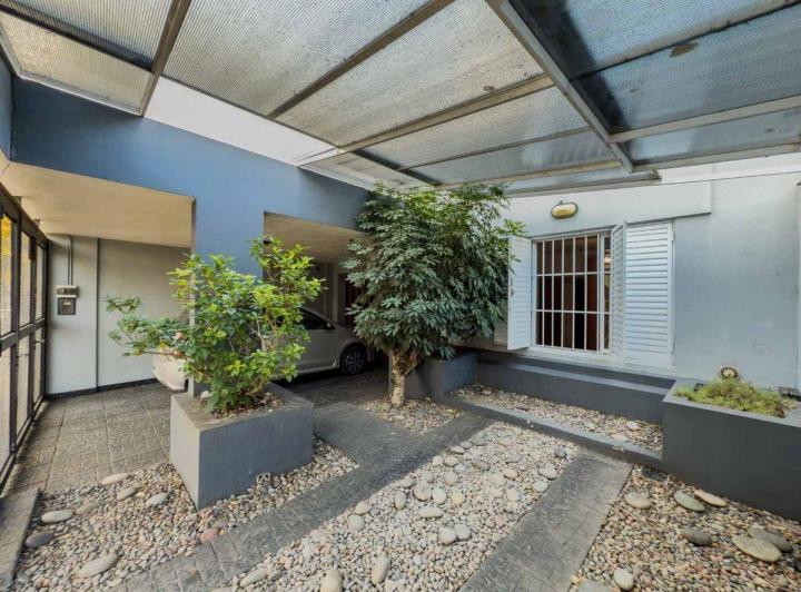 Casa · 164m² · 4 Ambientes · 2 Cocheras