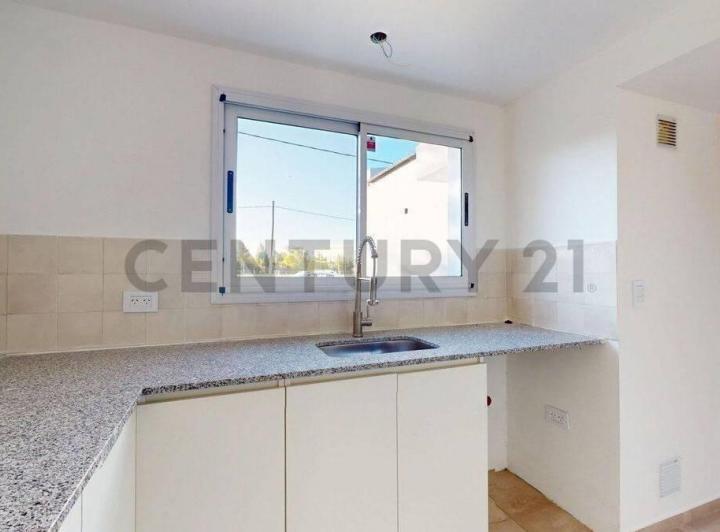 Casa · 100m² · 3 Ambientes · 2 Cocheras