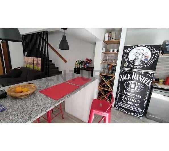 Casa · 120m² · 4 Ambientes · 2 Cocheras