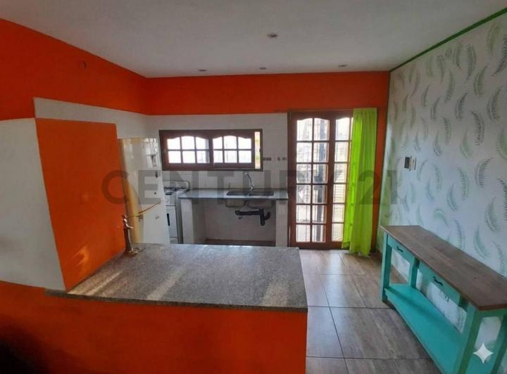 Casa · 90m² · 4 Ambientes · 2 Cocheras