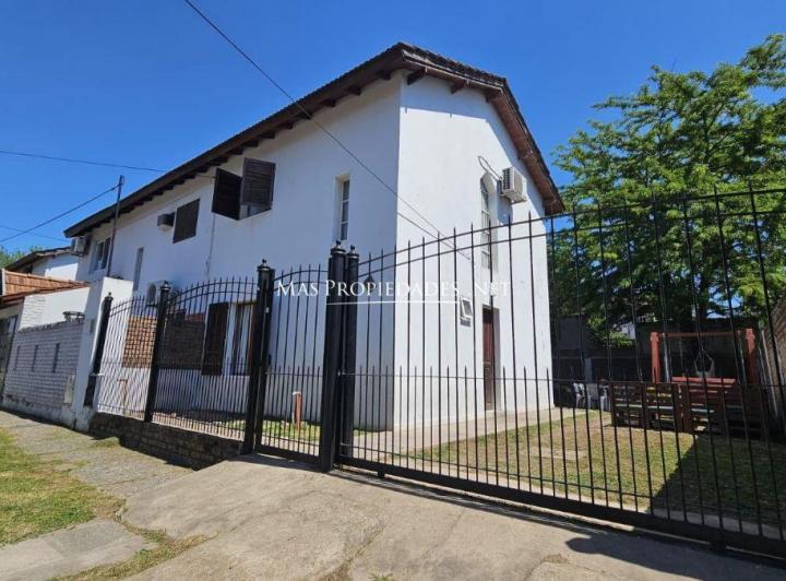 Casa · 100m² · 4 Ambientes · 1 Cochera