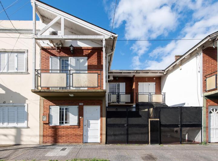 Casa · 60m² · 4 Ambientes · 1 Cochera