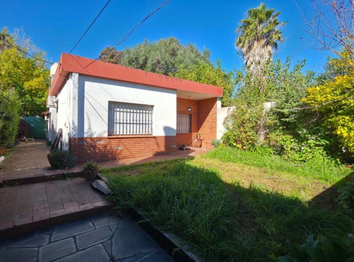 Casa · 90m² · 3 Ambientes · 2 Cocheras