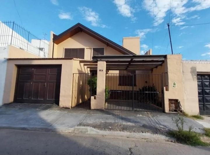 Casa · 85m² · 3 Ambientes · 1 Cochera