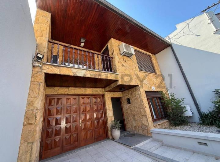 Casa · 268m²