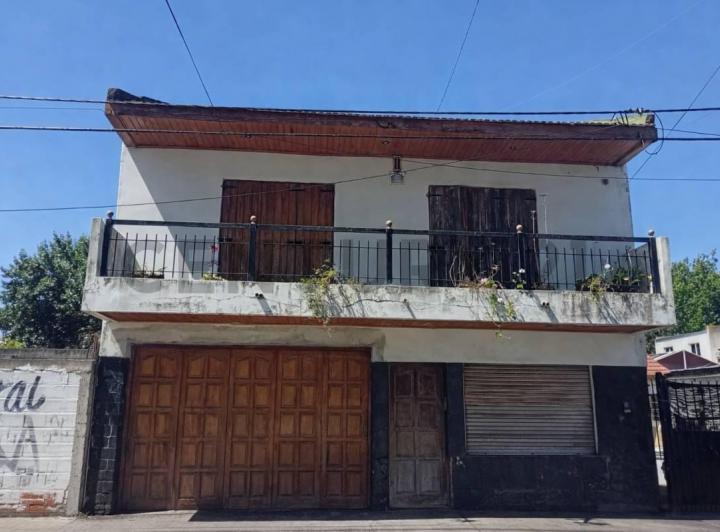 Casa · 200m² · 3 Dormitorios · 1 Cochera