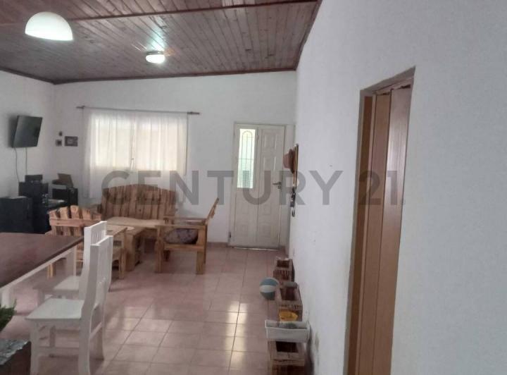 Casa · 102m² · 4 Ambientes · 1 Cochera
