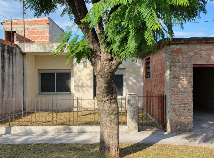 Casa · 70m² · 4 Ambientes · 1 Cochera