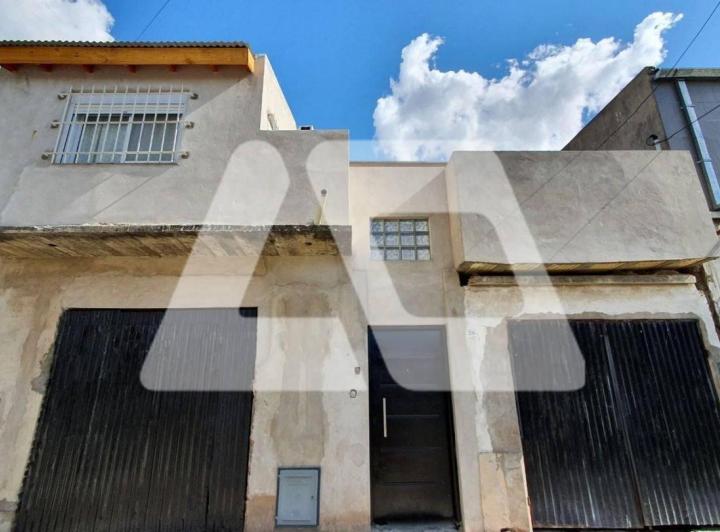 Casa · 180m² · 10 Ambientes · 1 Cochera