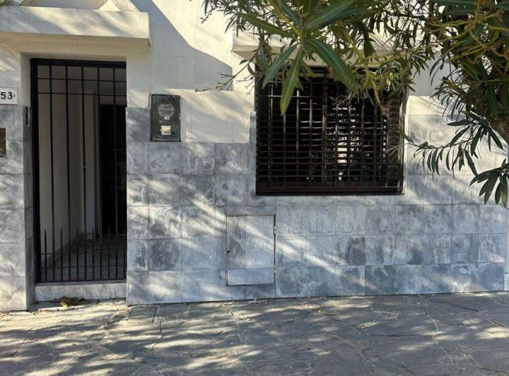Casa · 225m² · 12 Ambientes · 1 Cochera