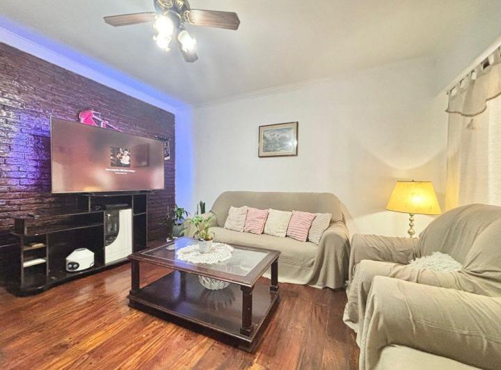Casa · 180m² · 5 Ambientes · 1 Cochera
