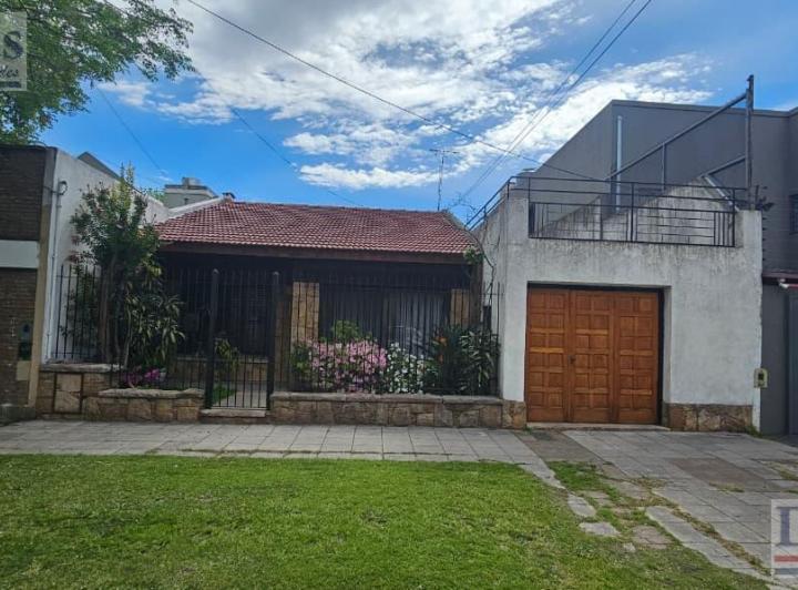 Casa · 254m² · 5 Ambientes · 1 Cochera
