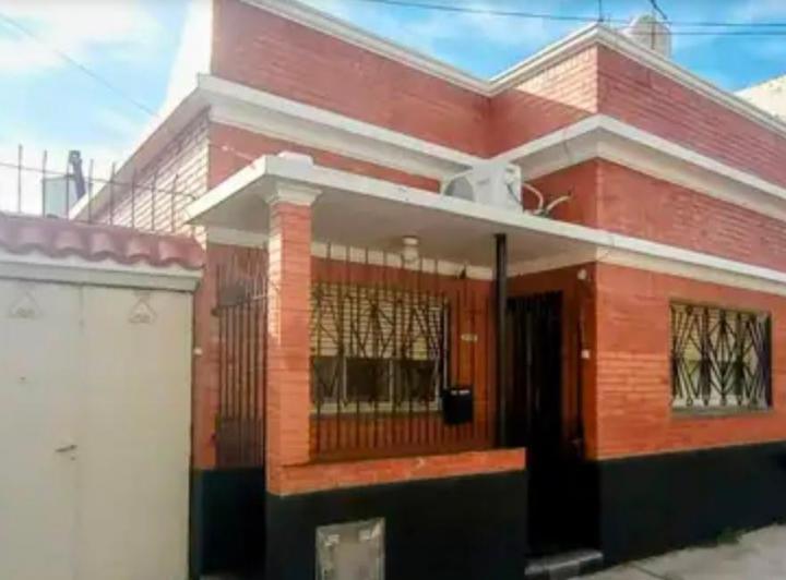 Casa · 203m² · 6 Ambientes · 2 Cocheras