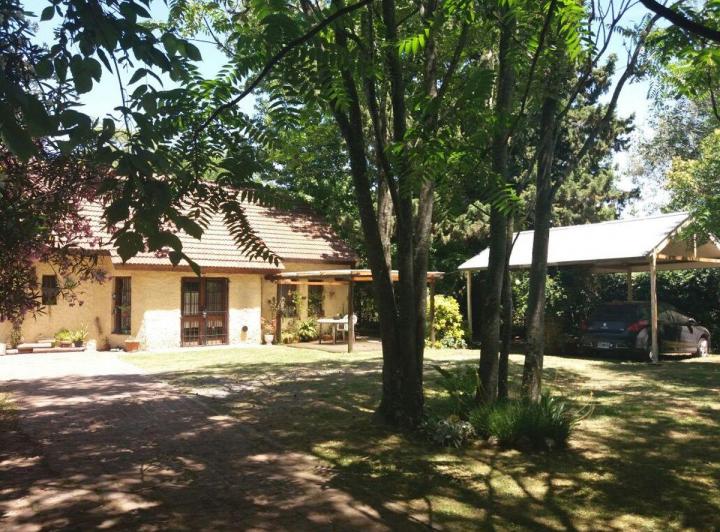 Casa · 300m² · 6 Ambientes · 1 Cochera