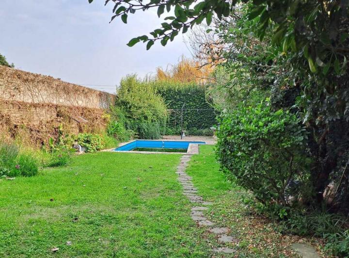 Casa · 250m² · 5 Ambientes · 1 Cochera