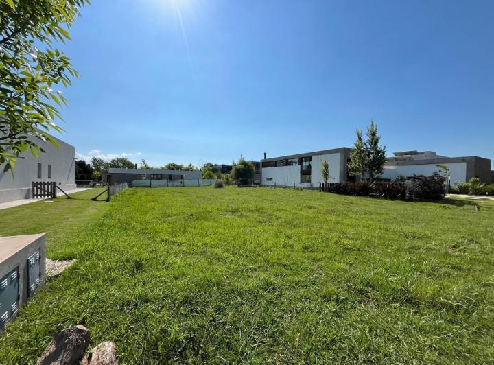 Terreno · 990m²