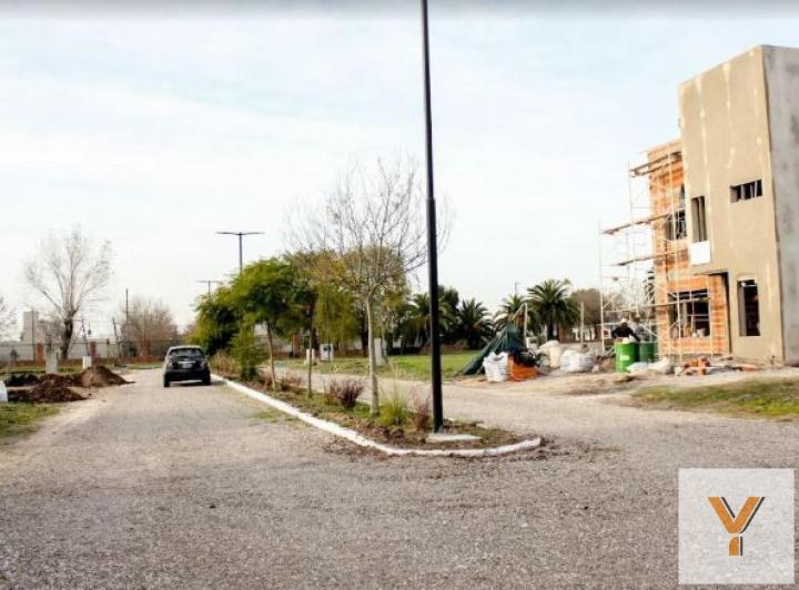 Terreno · 233m²