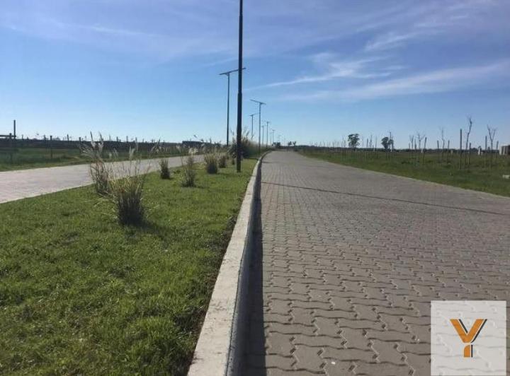 Terreno · 600m²