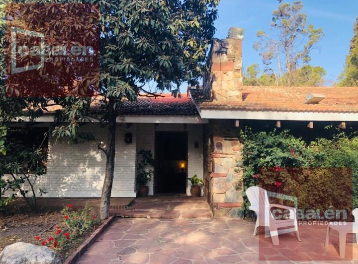 Casa · 430m² · 10 Ambientes · 2 Cocheras
