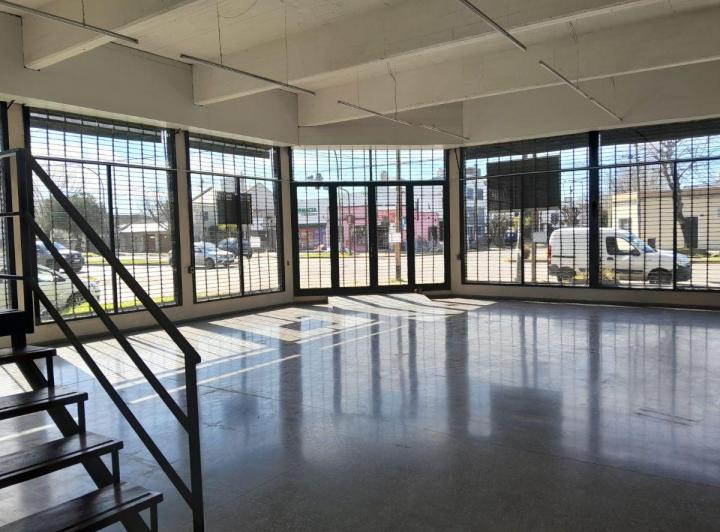 Local comercial · 265m² · 4 Ambientes · 1 Cochera