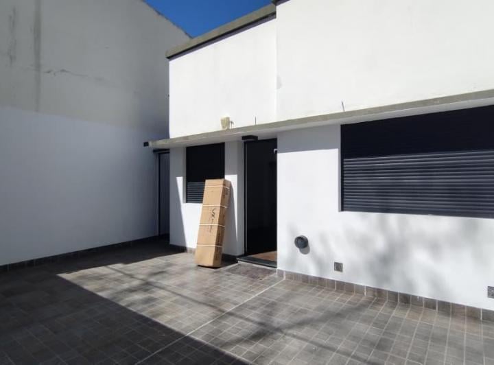Casa · 92m² · 5 Ambientes · 2 Cocheras