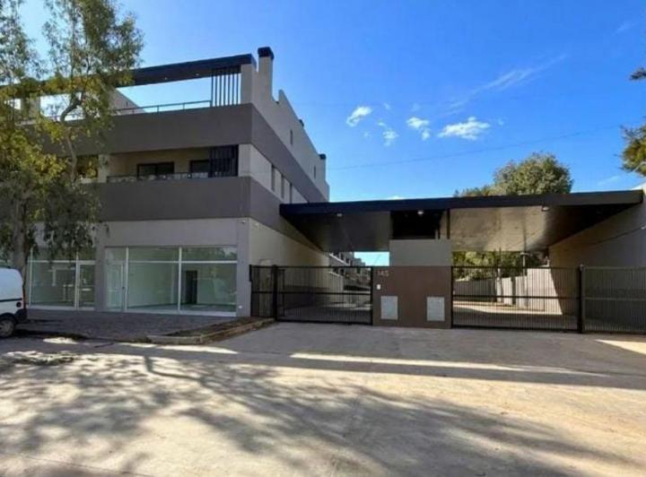 Departamento · 82m² · 3 Ambientes · 2 Cocheras