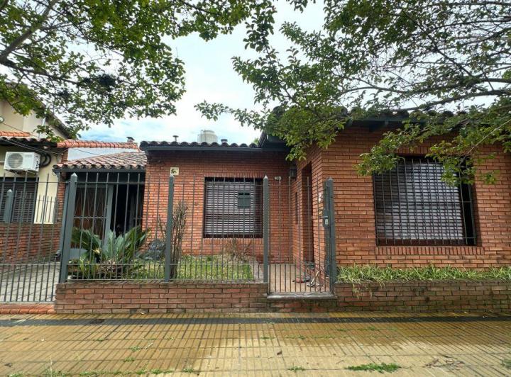 Casa · 110m² · 3 Ambientes · 1 Cochera