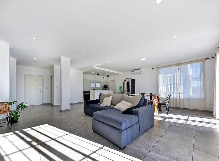 Casa · 160m² · 4 Ambientes · 2 Cocheras