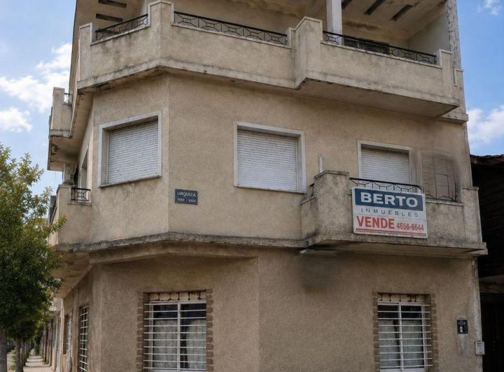 Casa · 312m² · 6 Ambientes · 1 Cochera