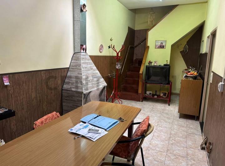 Casa · 100m² · 2 Ambientes · 1 Cochera