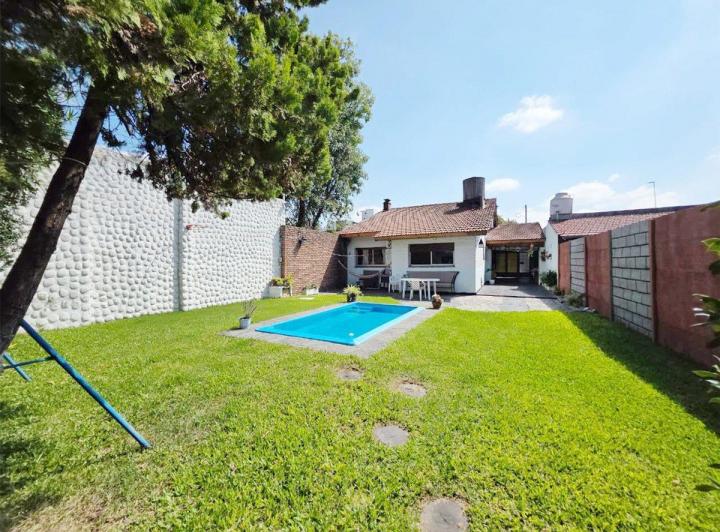 Casa · 141m² · 4 Ambientes · 1 Cochera