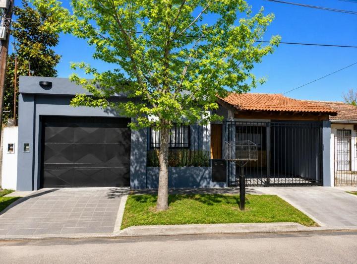 Casa · 100m² · 3 Ambientes · 1 Cochera