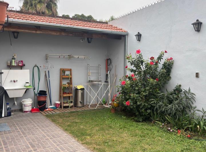 Casa · 170m² · 3 Ambientes · 1 Cochera