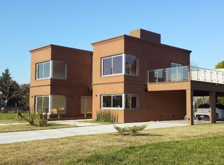 Casa · 277m² · 5 Ambientes · 3 Cocheras