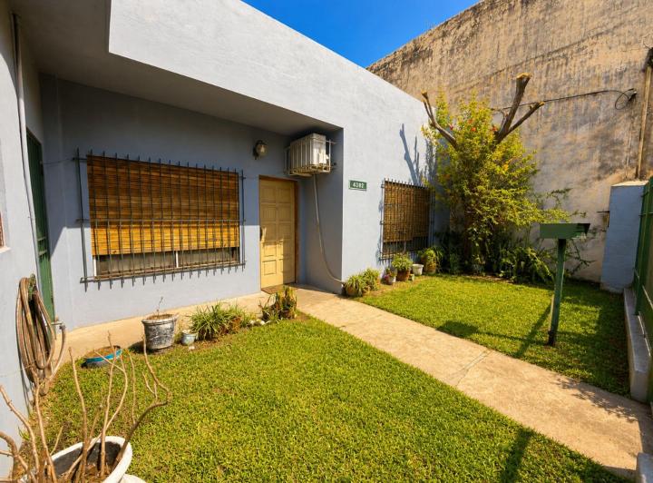 Casa · 80m² · 3 Ambientes · 2 Cocheras