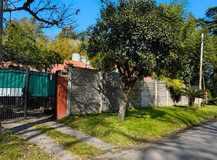 Casa · 98m² · 4 Ambientes · 2 Cocheras
